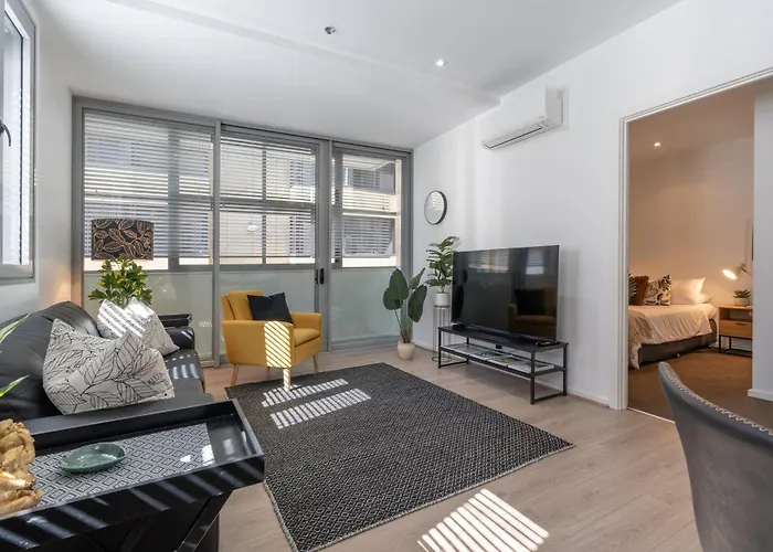 Artful Escape On York - 2X Carpark, Wifi, East End
